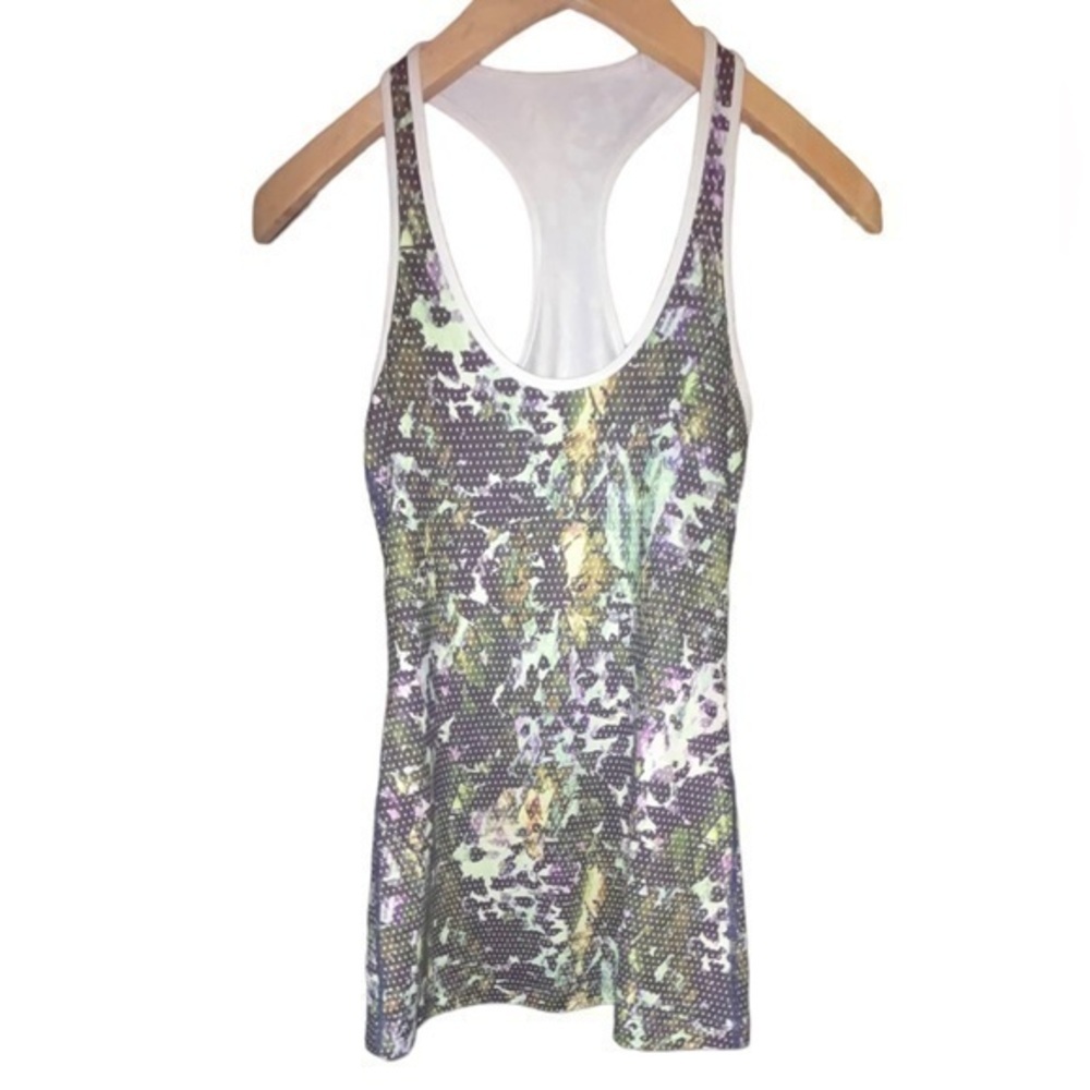 Lululemon rises back tank top excellent condition